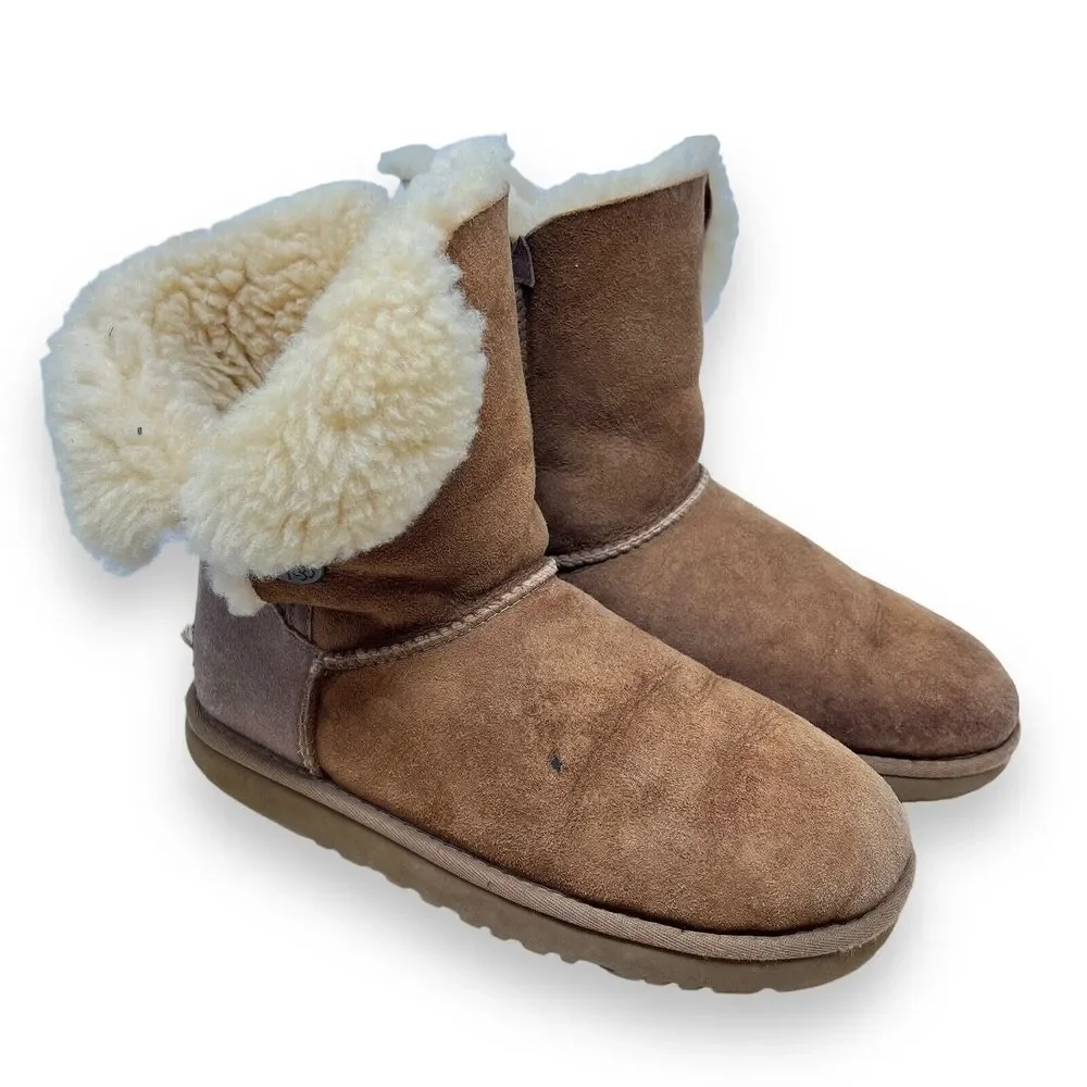 UGG Boots Classic Bailey Button Womens Sz 7 Brown Leather Sheepskin Winter 5803